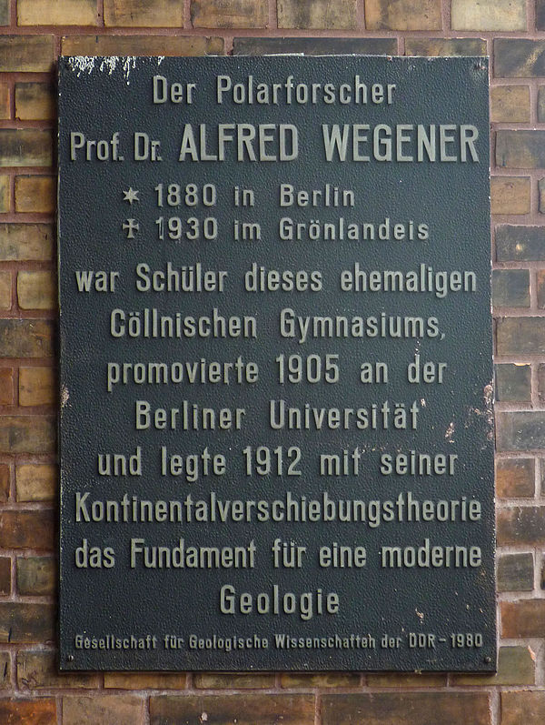 Commemorative plaque on Wegener's former school in Wallstrasse