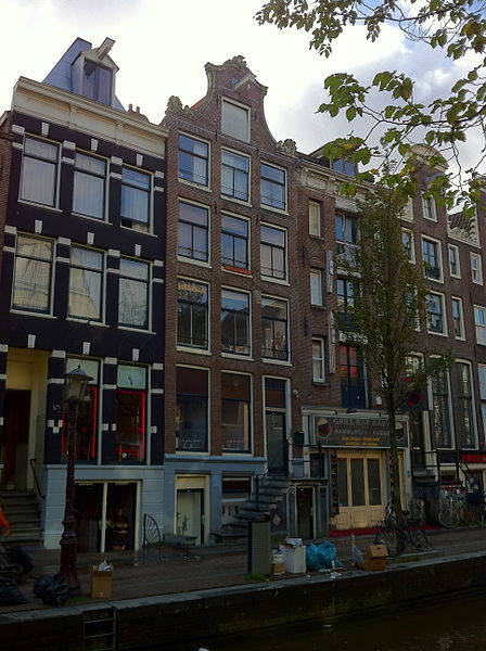 File:Amsterdam - Oudezijds Achterburgwal 27.jpg