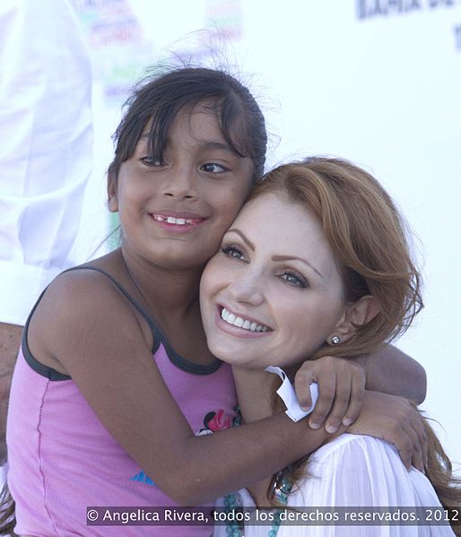 File:Angelica Rivera de Peña en visita a Bahía de Banderas, Nayarit. (7091420147).jpg