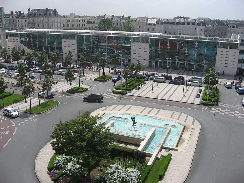 Connaissance - Page 2 1024px-Angers-Place_de_la_Gare