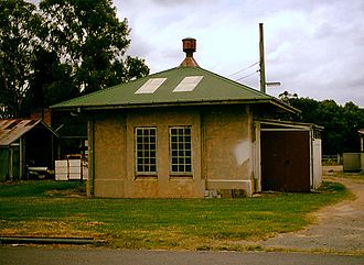 Animal morgue, 2004 Animal Research Institute, Yeerongpilly - Animal Morgue, 2004.jpg