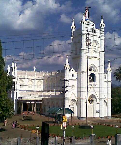File:Aruvithura church.jpg