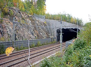 Båghustunneln (564 m)