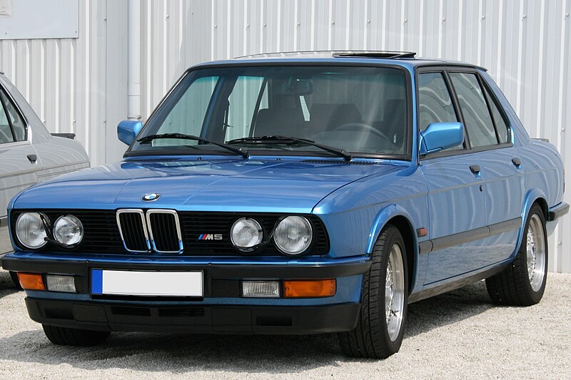 File:BMW M5 E28 Minervablau.jpg