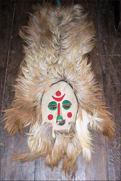 402px-Bhutanese_fur_and_textile_mask_01a.jpg (402×599)