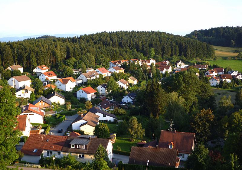 File:Bodnegg - Ortsansicht von der Kirche.jpg