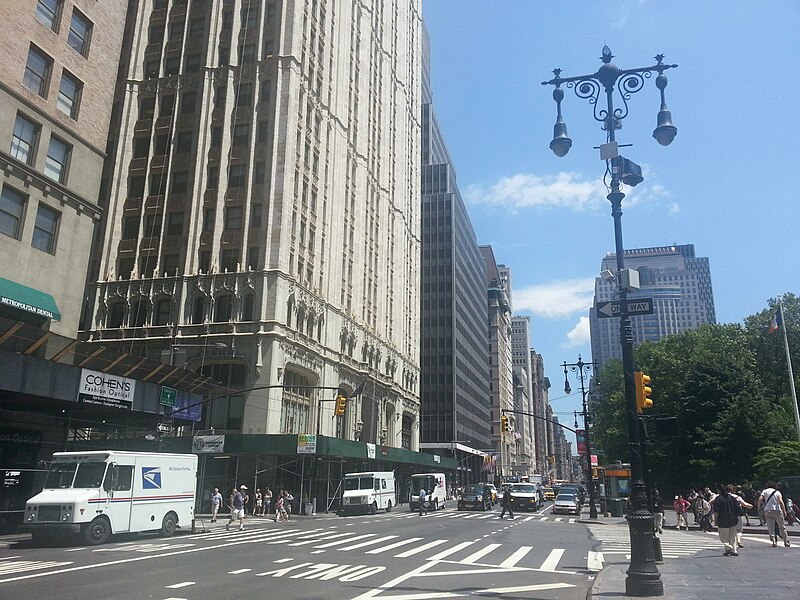 File:Broadway looking north from Barclay Street.jpg