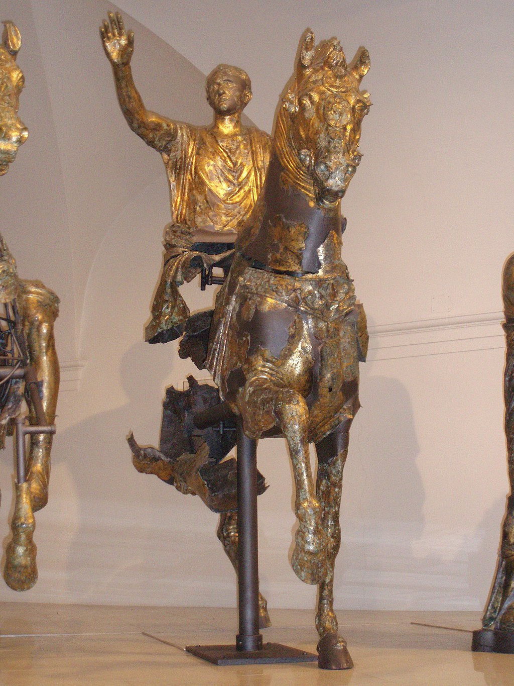 Statues of the Gilded Bronze Museums and of the City of Pergola