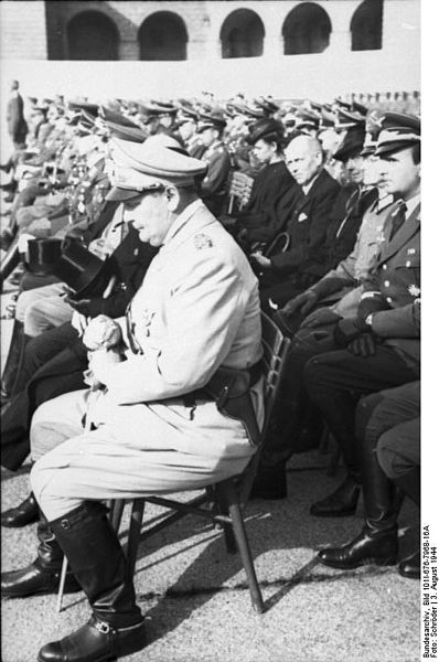 File:Bundesarchiv Bild 101I-676-7968-16A, Beerdigung von Generaloberst Günter Korten.jpg