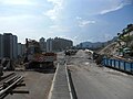 與建中的彩霞道連接彩榮路新行車天橋（2008年9月）