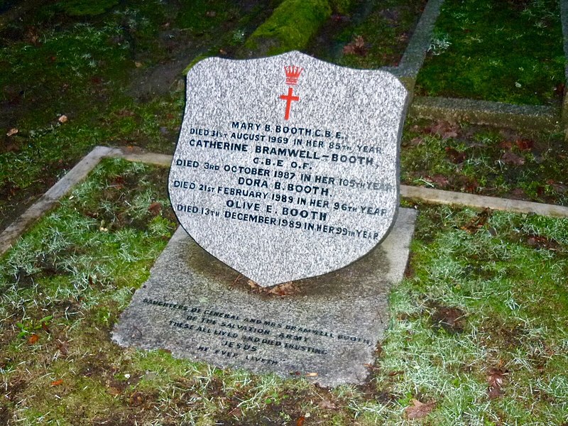 File:Catherine Bramwell-Booth grave.jpg