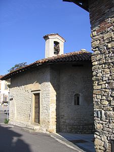 Dîner sous l'église castello.jpg