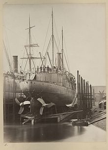 Chinese Cruiser Yangwei in drydock.jpg