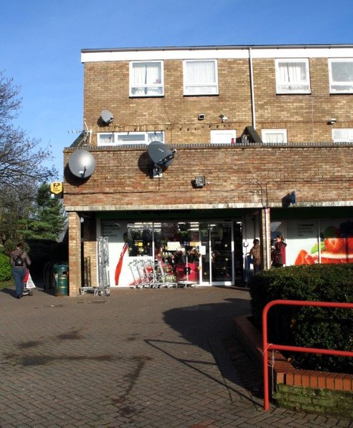 File:Co-operative Store, Silk Mill, Tring - geograph.org.uk - 1602803.jpg