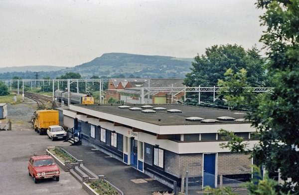 Congleton railway station in 1986.