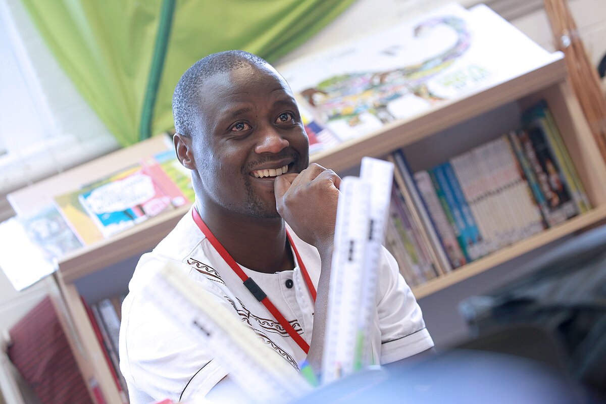 Teacher prize. Kenyan Peter Tabichi.