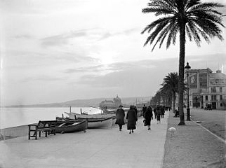 Coucher de soleil sur la Promenade des Anglais