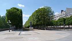 Կոմիտասի հուշարձան (Փարիզ)