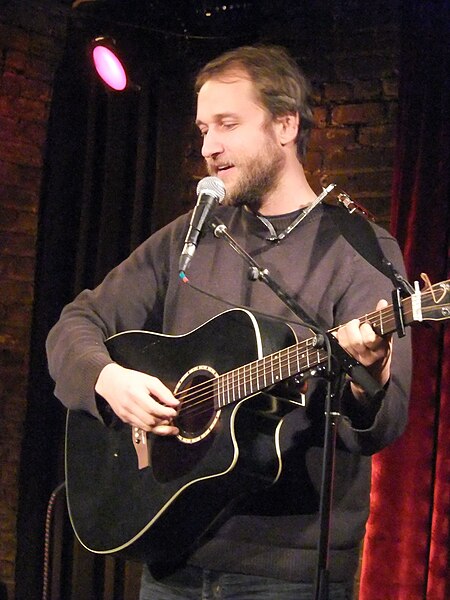 File:Craig Cardiff performs.JPG