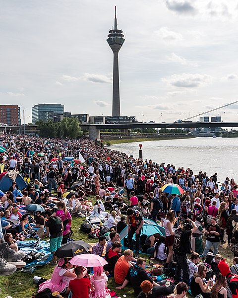 File:Düsseldorf, Rheinpromenade, Japantag 2016 -- 2016 -- 2575.jpg