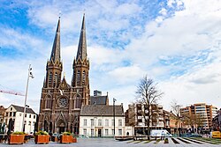 The Heuvel, a central square being overlooked by the Heuvelse kerk