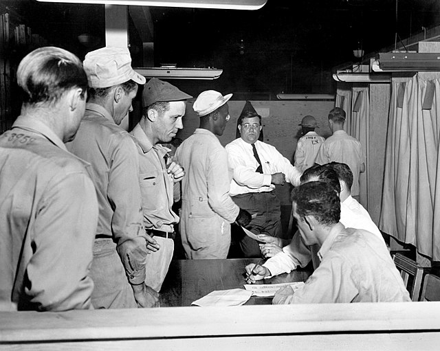 Labor union voting by federal workers at the Oak Ridge National Laboratory (1948)