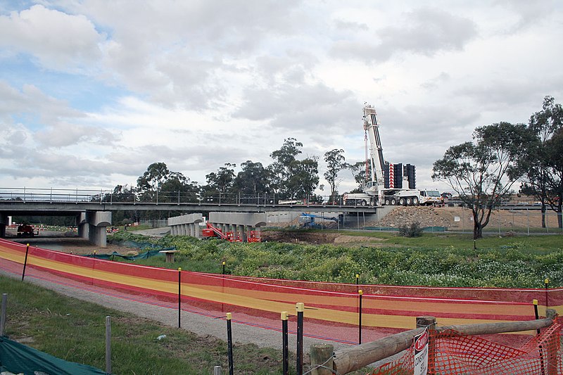 File:EastLink Bridge over Dandenong Creek.jpg