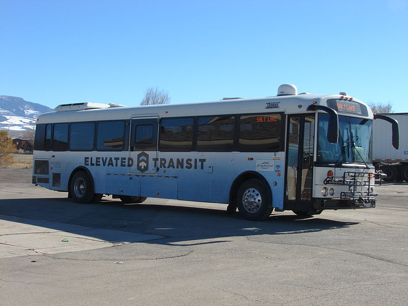 File:Elevated Transit Thomas HDX bus at Centerfield Chevron 1.JPG