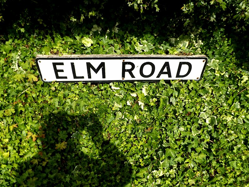 File:Elm Road sign - geograph.org.uk - 4138184.jpg