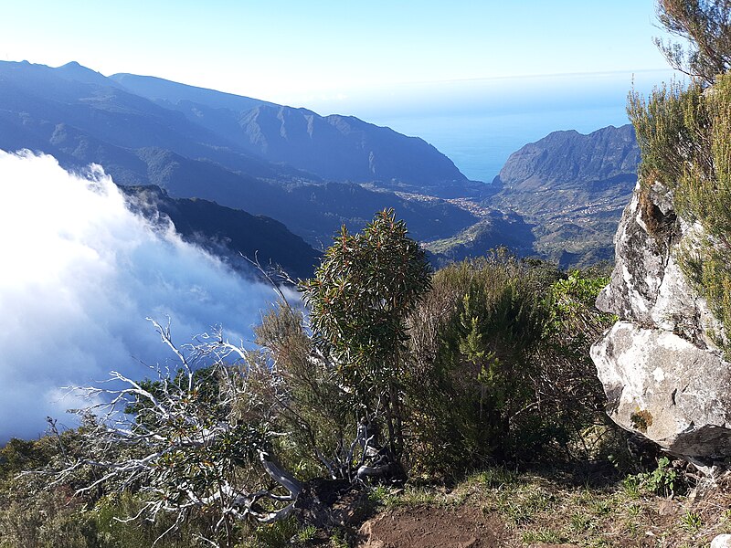 File:Encumeada, Madeira, PR 1.3, mist creeping over pass, view to S. Vicente.jpg