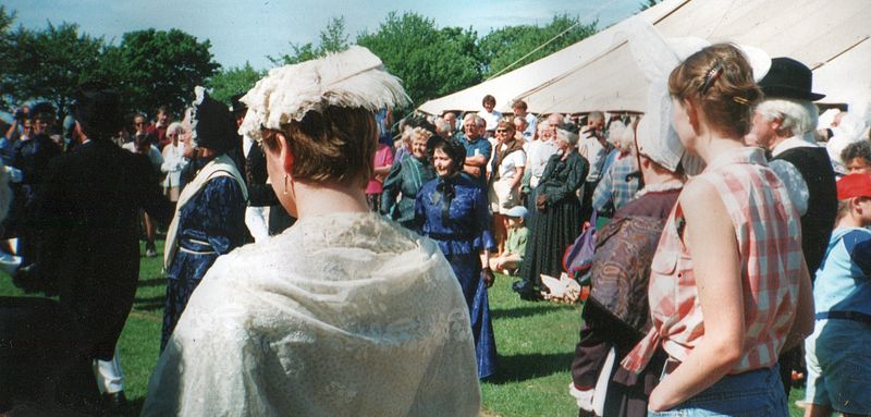 File:Fête des Rouaisouns 2000 14.jpg