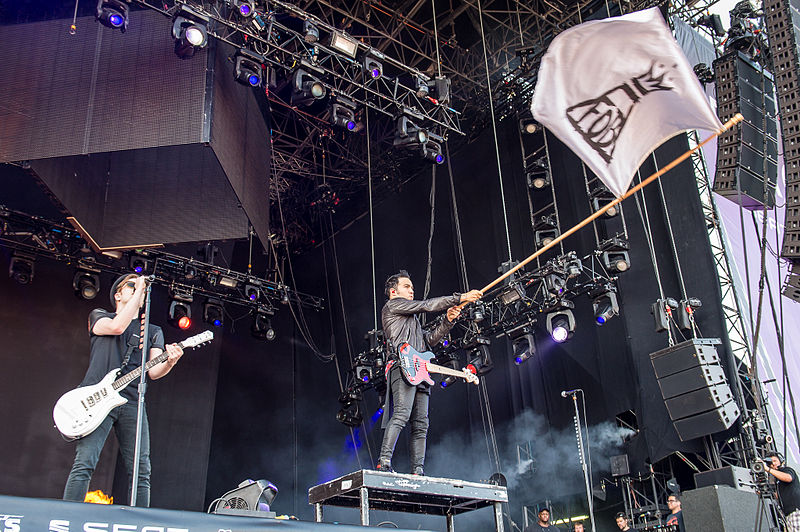 File:Fall Out Boy-Rock im Park 2014- by 2eight DSC8517.jpg