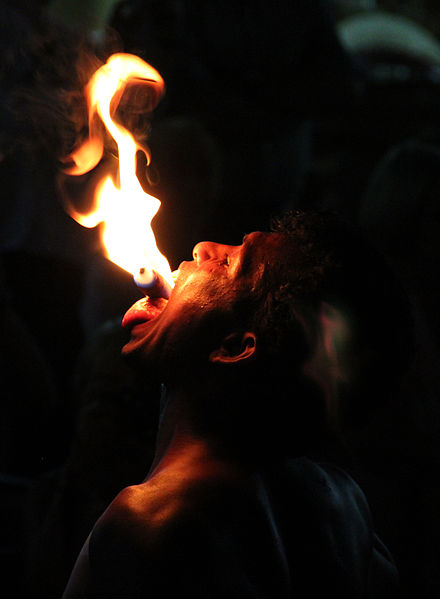 File:Fire Eater, Kandy (9807037473).jpg