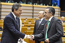 Flickr - Convergència Democràtica de Catalunya - Ramon Tremosa i Mario Draghi, voorzitter van de BCE, al Parlament Europeu de Brussel·les 1-12-2011.jpg