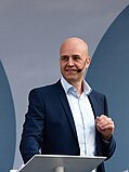 Fredrik Reinfeldt speaks at Almedalen 2013 (9251838244).jpg