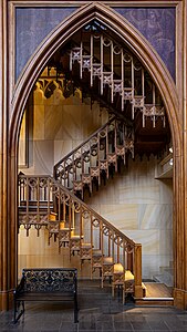 23. Platz: Matthias Süßen mit Treppe in der Friedrichswerderschen Kirche in Berlin-Mitte