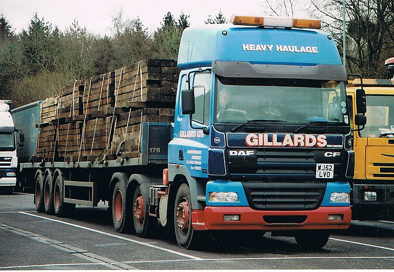 File:GILLARDS Burrowbridge, Somerset - Flickr - secret coach park.jpg