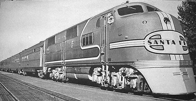 A 1938 publicity photo of Santa Fe's Golden Gate passenger train pulled by an E1