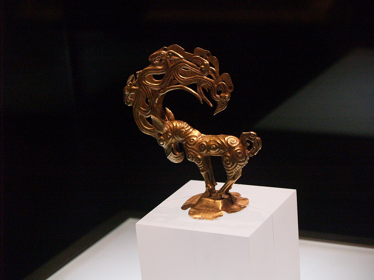 File:Golden monster from Warring States China, Shaanxi History 