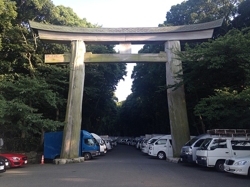 File:Grand torii of Fukuoka Prefecture Gokoku Shrine.JPG