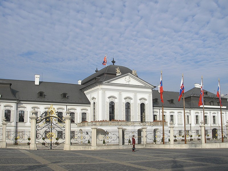 File:Grasalkovičov palác Bratislava Oct. 2006 007.jpg