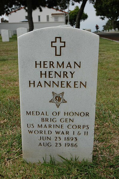 File:Grave of Herman H. Hanneken.jpg