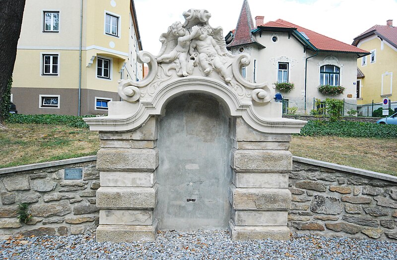 File:GuentherZ 2011-09-10 0383 Horn Stadtpark Gartenportal.jpg