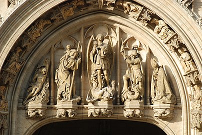 The tympanum of the portal