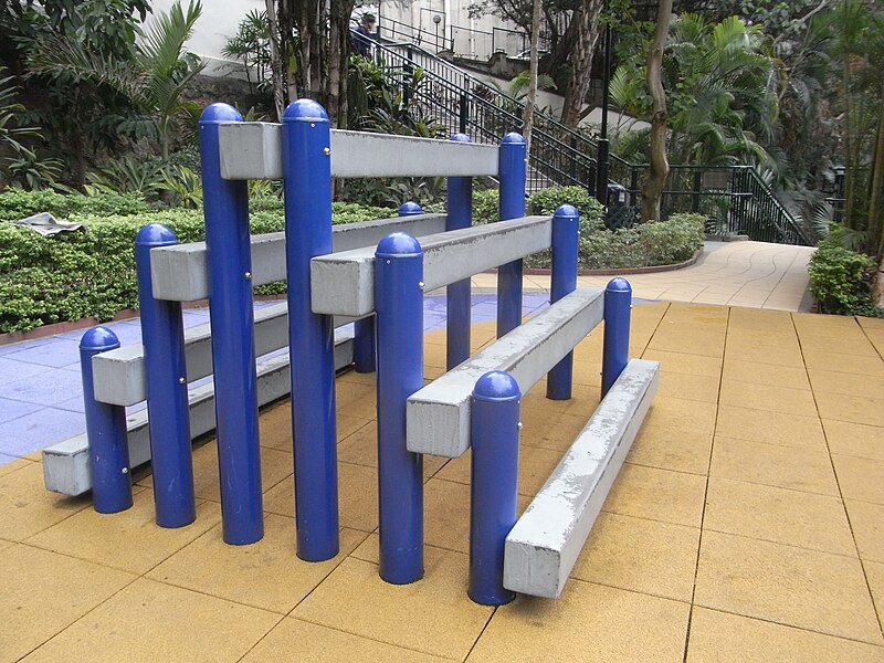 File:HK Sheung Wan Mid-levels 堅道花園 Caine Road Garden playgound Log Jam Mar-2012 008.JPG