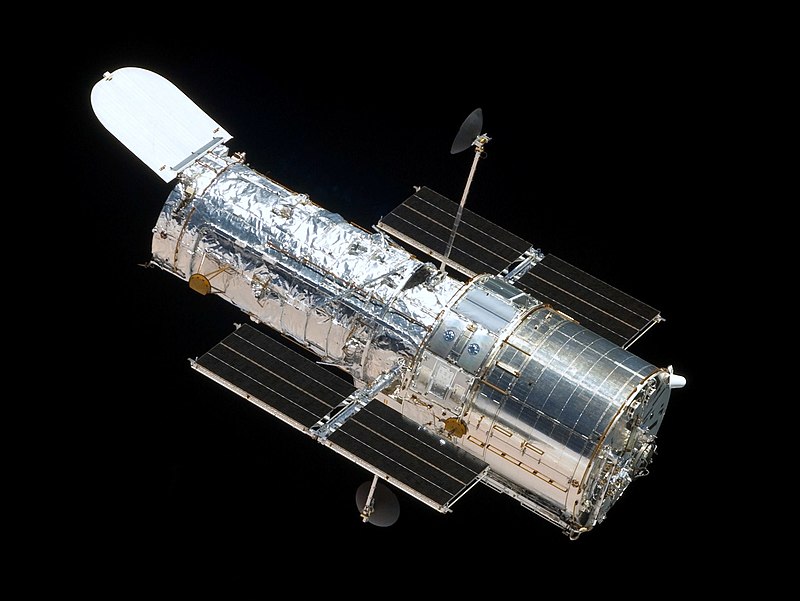 car vs edwin hubble telescope