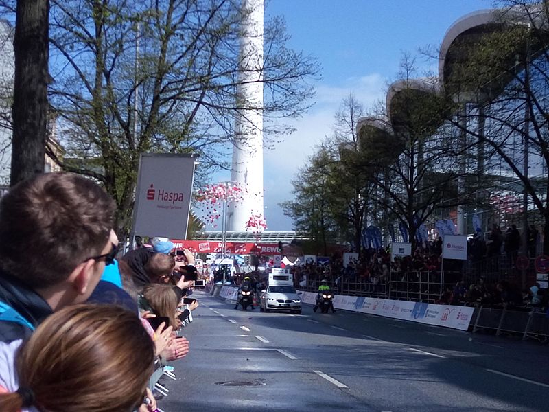 File:Hamburg-Marathon 2017-2.jpg