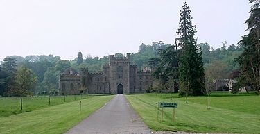 Hampton Court seen from north HamptonCourtHerefordshire.jpg