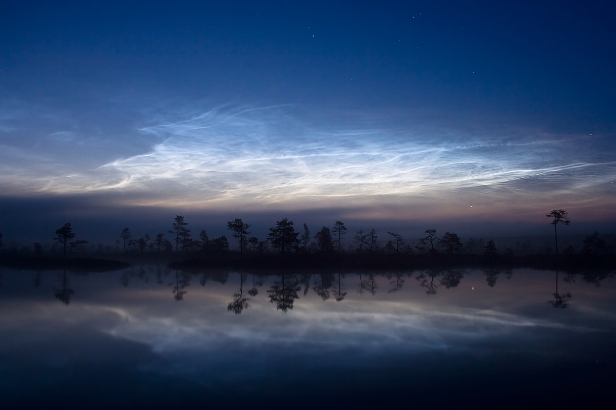 Noctilucent cloud - Wikipedia