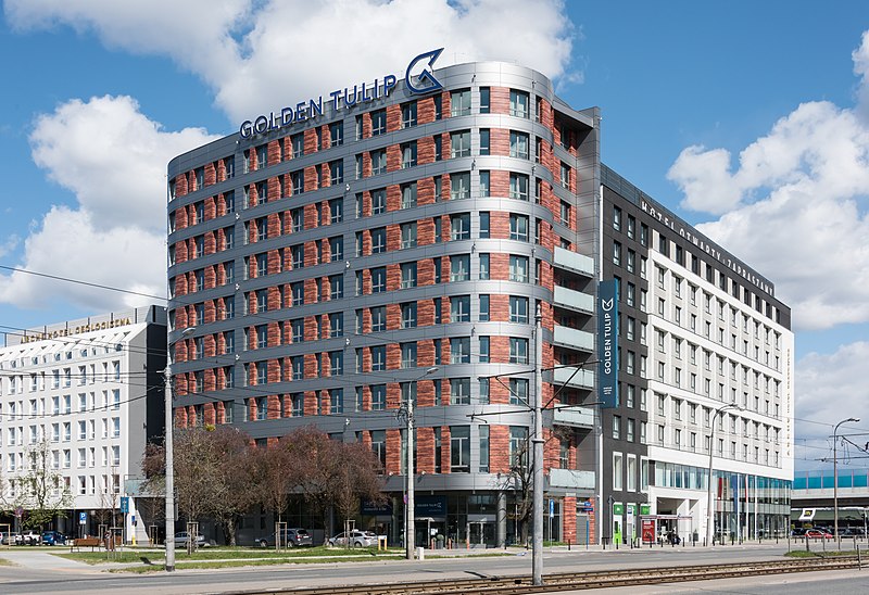 File:Hotele Golden Tulip i Arche al Krakowska w Warszawie 2021.jpg